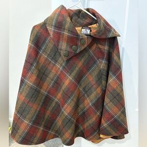 Mucros weavers plaid poncho NWT